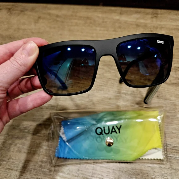 Quay Australia Black and Blue Gradient Sunglasses - Picture 2 of 2